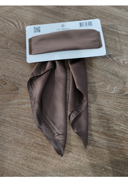 Beray 70*70 cm Desenli Saten Fular Kahverengi fiyatları