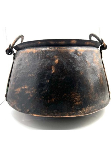 Eski Dönem Dövme Elyapımı Bakır Kazan