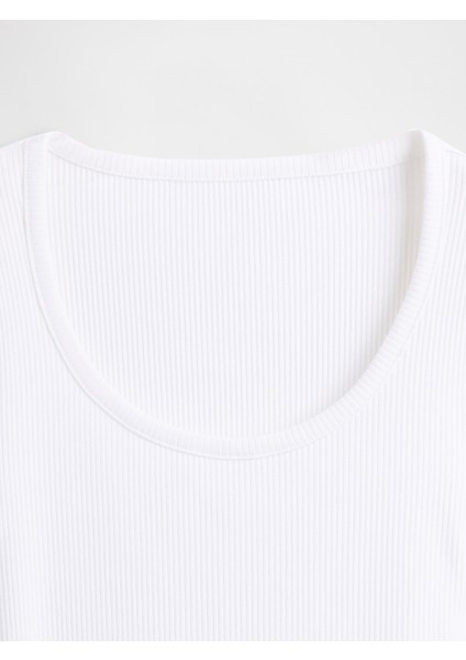 Kadın Beyaz Modern Fitilli Crop T-Shirt fırsatları