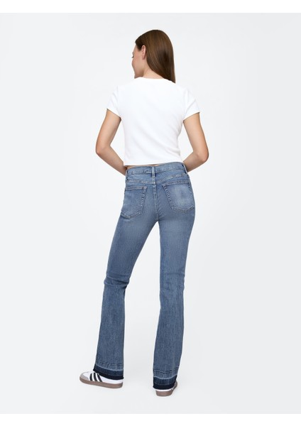 Kadın Açık Mavi Mid Rise Universal Baby Boot Jean Pantolon indirimleri