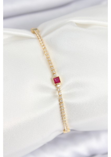 Pirinç Zirkon Taşlı Kare Model Gold Renk Kadın Bilekilk - Lisinya