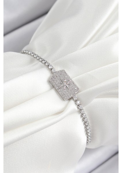 Pirinç Zirkon Taşlı Kutup Yıldızı Model Gümüş Renk Asansörlü Kadın Bileklik - Lisinya