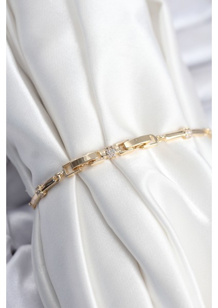 Pirinç Vıp Seri Gold Renk Parçalı Model Zirkon Taşlı Kadın Bileklik - Lisinya fiyatları