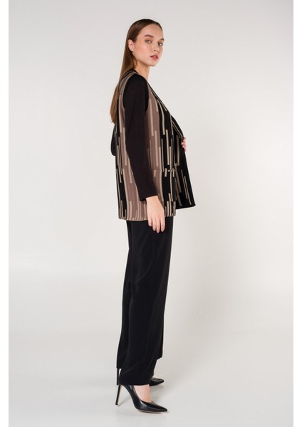 Kadın Siyah Şeritli Cepli V Yaka Ekose Triko Anne Yelek modelleri