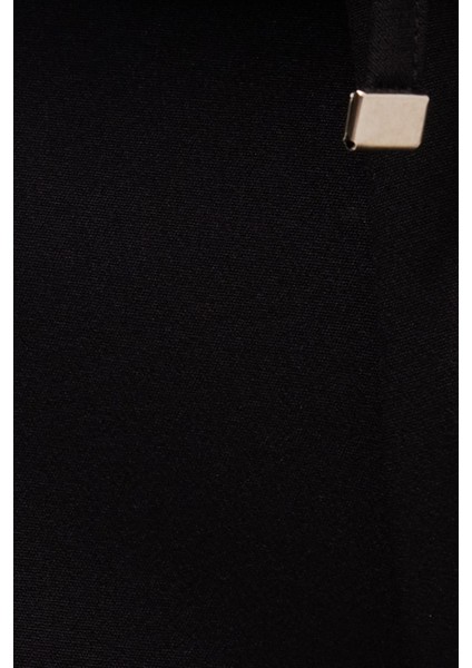 Erkek Slim Fit Dar Kesim Lastikli Bağcık Detaylı Siyah Pantolon