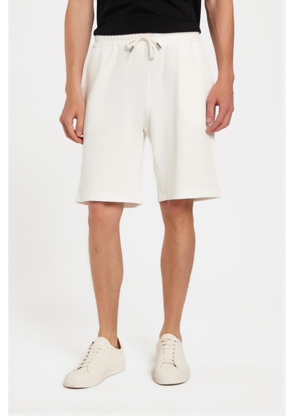 Erkek Regular Rahat Kesim Beli Lastikli Bağlamalı Yandan Cepli Ekru Bermuda Şort