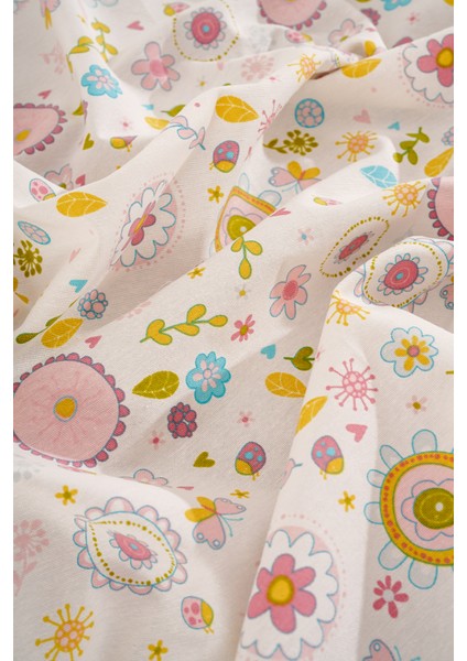 Çiçekli Çok Renkli Masa Örtüsü modelleri