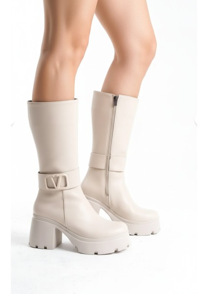 Yandan Fermuarlı V Logo Detaylı Yüksek Rahat Topuklu Kadın Krem Kısa Çizme