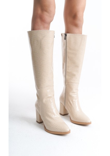 Kadın Topuklu Deri Görünümlü Fermuarlı Taş Detaylı Uzun Çizme modelleri