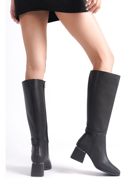 Kadın Siyah Topuklu Deri Görünümlü Uzun Çizme Parlak Detaylı Fermuarlı Diz Altı