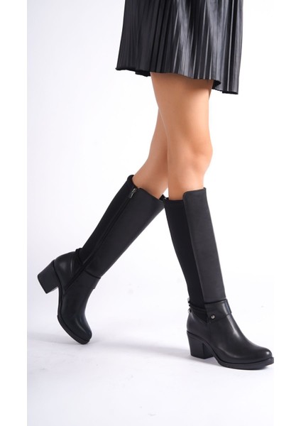 Siyah Deri Görünümlü Arkası Streç Esnek Kalın Orta Yüksek Topuklu Toka Detaylı Fermuarlı Uzun Çizme