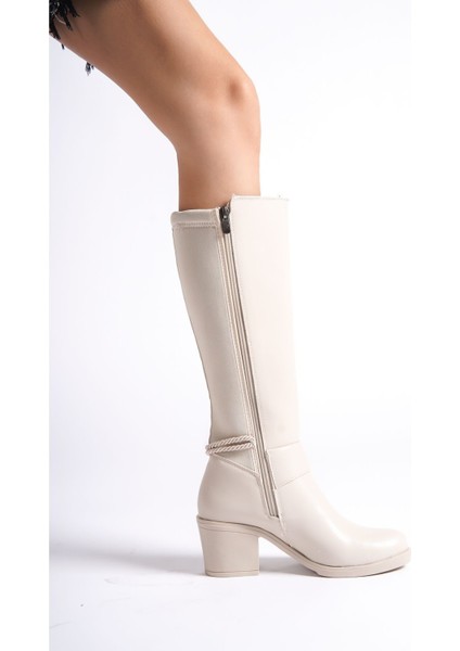 Krem Deri Görünümlü Arkası Streç Esnek Kalın Orta Yüksek Topuklu Toka Detaylı Fermuarlı Uzun Çizme indirimleri