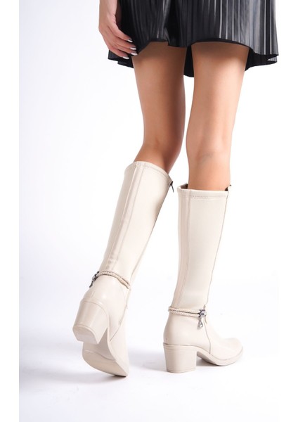 Krem Deri Görünümlü Arkası Streç Esnek Kalın Orta Yüksek Topuklu Toka Detaylı Fermuarlı Uzun Çizme