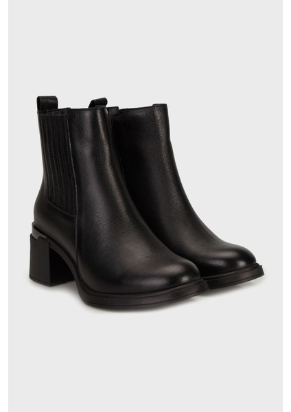 Lastik Detaylı Deri Bot Bayan Bot 25K215R2281 modelleri