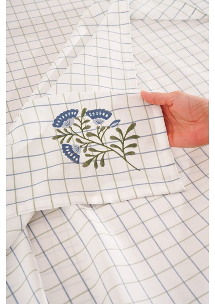 Çiçek Desenli Masa Örtüsü fırsatları