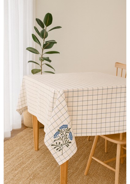 Çiçek Desenli Masa Örtüsü