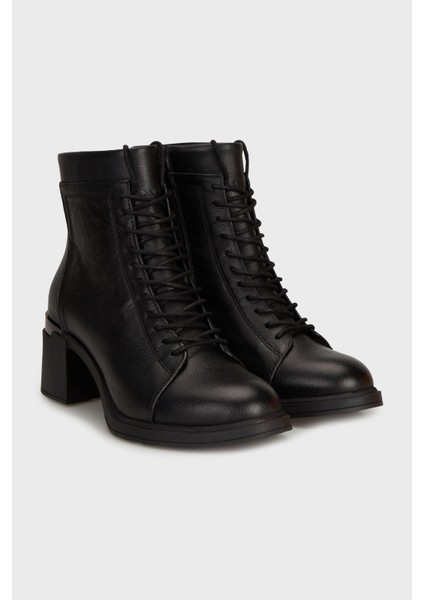 Bağcık Detaylı Deri Bot Bayan Bot 25K215R1234 modelleri