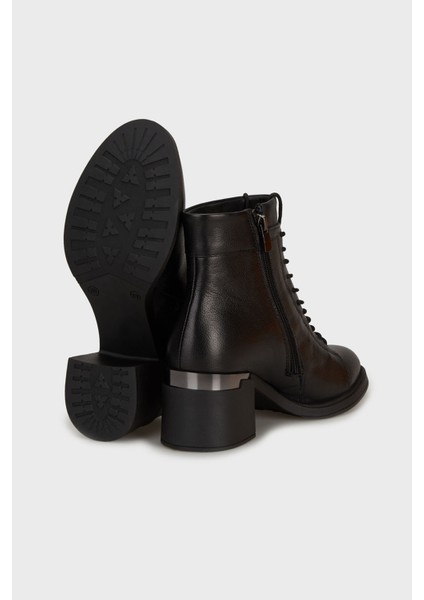 Bağcık Detaylı Deri Bot Bayan Bot 25K215R1234 fırsatları