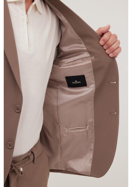 Erkek Regular Fit Vizon Esnek Likralı Kumaş Mono Yaka Torba Cepli Takım Elbise