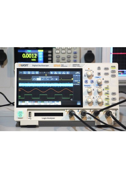 ADS924A OSILOSKOP-250MHZ-4CH-7''DOKEKR-LA-12 Bit
