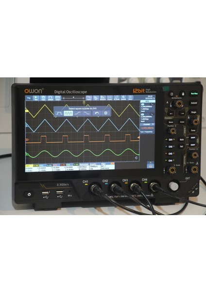 ADS3104A OSILOSKOP-100MHZ-4CH-10DOKEKR-12BIT