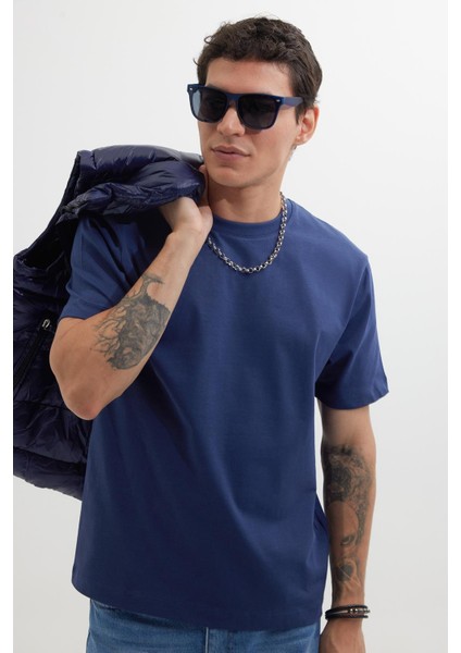 Erkek Regular Fit Klasik Kesim %100 Pamuk Bisiklet Yaka Lacivert Tişört fiyatları
