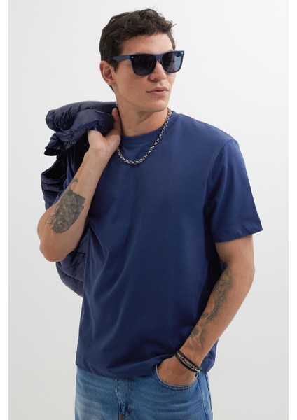 Erkek Regular Fit Klasik Kesim %100 Pamuk Bisiklet Yaka Lacivert Tişört indirimleri