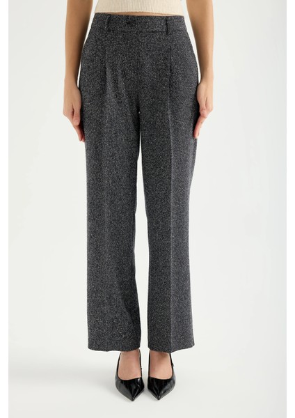 Düz Kesim Dökümlü Pantolon indirimleri