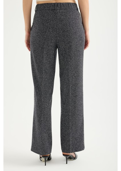 Düz Kesim Dökümlü Pantolon