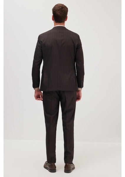 Erkek Slim Fit Kahverengi Esnek Likralı Kumaş Sivri Yaka Yelekli Takım Elbise
