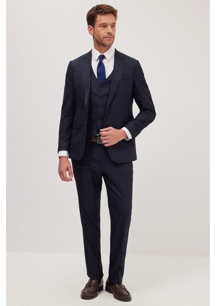 Erkek Slim Fit Lacivert Esnek Likralı Kumaş Sivri Yaka Yelekli Takım Elbise