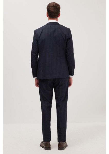 Erkek Slim Fit Lacivert Esnek Likralı Kumaş Sivri Yaka Yelekli Takım Elbise