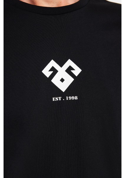 Erkek Slim Fit Dar Kesim %100 Pamuk Yumuşak Dokulu Baskılı Siyah Bisiklet Yaka Tişört modelleri