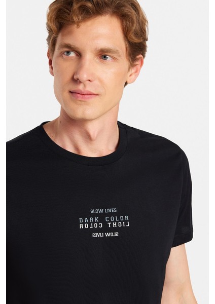 Erkek Slim Fit Dar Kesim %100 Pamuk Yumuşak Dokulu Baskılı Siyah Bisiklet Yaka Tişört