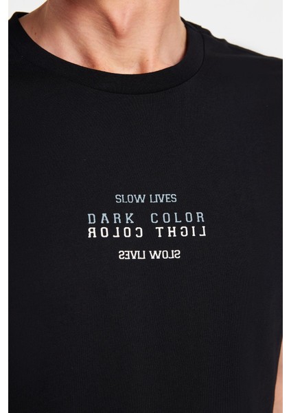 Erkek Slim Fit Dar Kesim %100 Pamuk Yumuşak Dokulu Baskılı Siyah Bisiklet Yaka Tişört modelleri