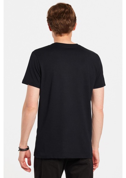 Erkek Slim Fit Dar Kesim %100 Pamuk Yumuşak Dokulu Baskılı Siyah Bisiklet Yaka Tişört indirimleri