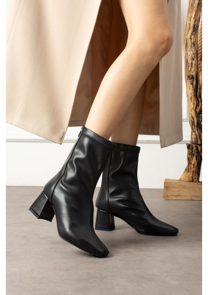Layınka Kadın Bot Arkadan Fermuarlı Streç Siyah Deri fiyatları