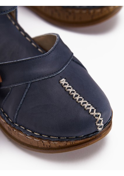 Hakiki Deri Katlyn Çiçek Detaylı Burnu Kapalı Dolgu Topuklu Sandalet modelleri