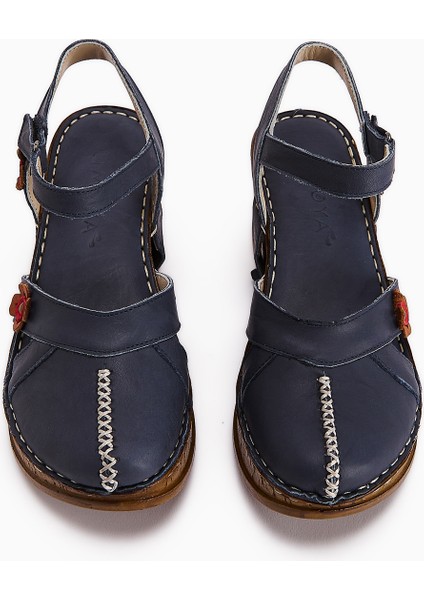 Hakiki Deri Katlyn Çiçek Detaylı Burnu Kapalı Dolgu Topuklu Sandalet fırsatları