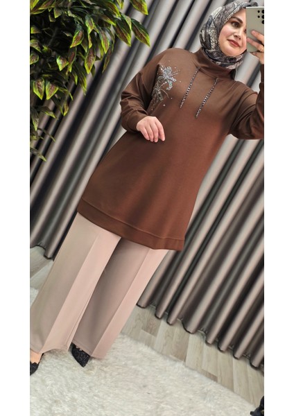 Kadın Büyük Beden Zincir Detaylı Taş Işlemeli Rahat Kalıp Esnek Kumaş Tunik fırsatları