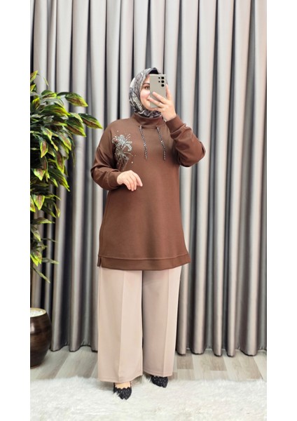 Kadın Büyük Beden Zincir Detaylı Taş Işlemeli Rahat Kalıp Esnek Kumaş Tunik indirimleri