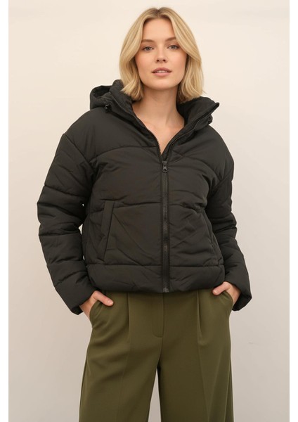 8010 Kapüşonlu Cepli Mont Siyah