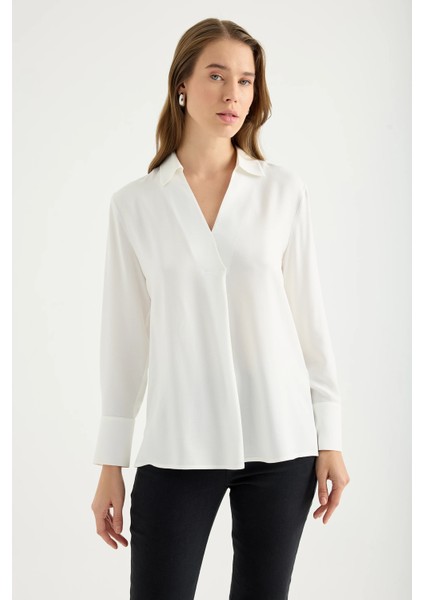 Dökümlü Kruvaze Yaka Bluz