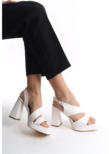 Cica Beyaz Cilt Topuklu Ayakkabı
