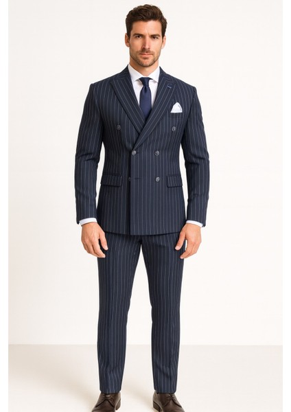 Çizgili Kruvaze Erkek Takım Elbise – Şık ve Rahat Italyan Kesim, Belden Oturtmalı, Top Düğmeli
