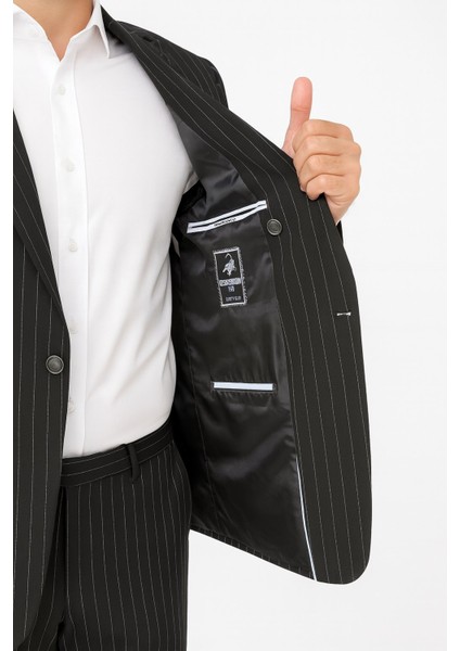 Çizgili Kruvaze Erkek Takım Elbise – Şık ve Rahat Italyan Kesim, Belden Oturtmalı, Top Düğmeli fırsatları