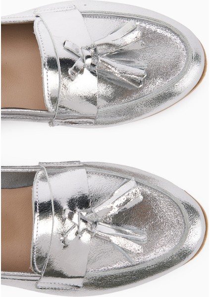 Doris Hakiki Deri Gümüş Metalik Püsküllü Kadın Loafer Ayakkabı fırsatları