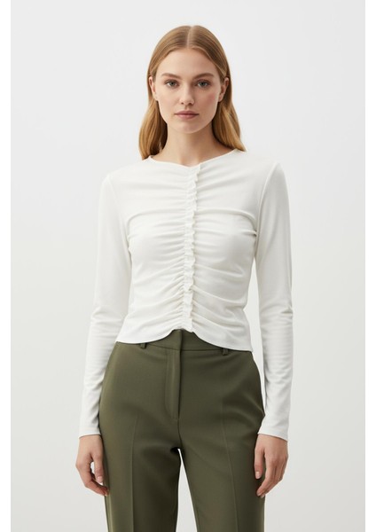 8178A Ön Büzgülü Bluz Ekru