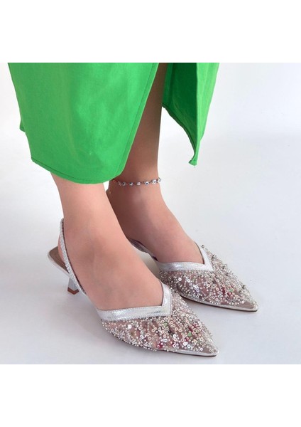 Toyi Gümüş Saten Topuklu Ayakkabı fırsatları