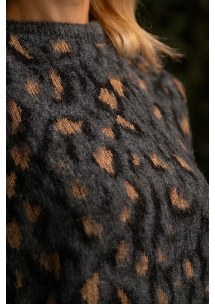 Leopar Desenli Triko Siyah Kazak fiyatları